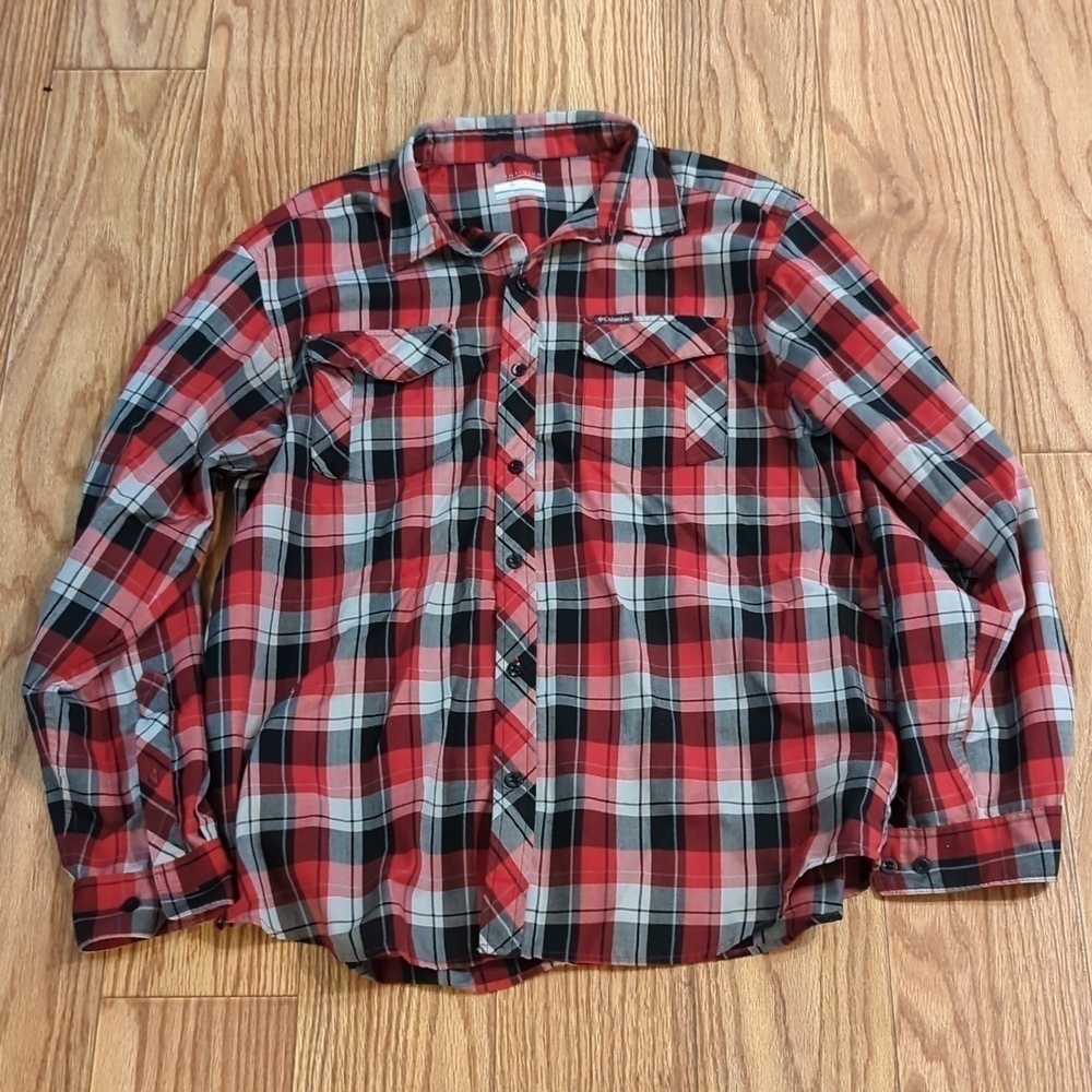 Red, black & white plaid button-down roll-tab sleeve gorpcore shirt, Columbia L